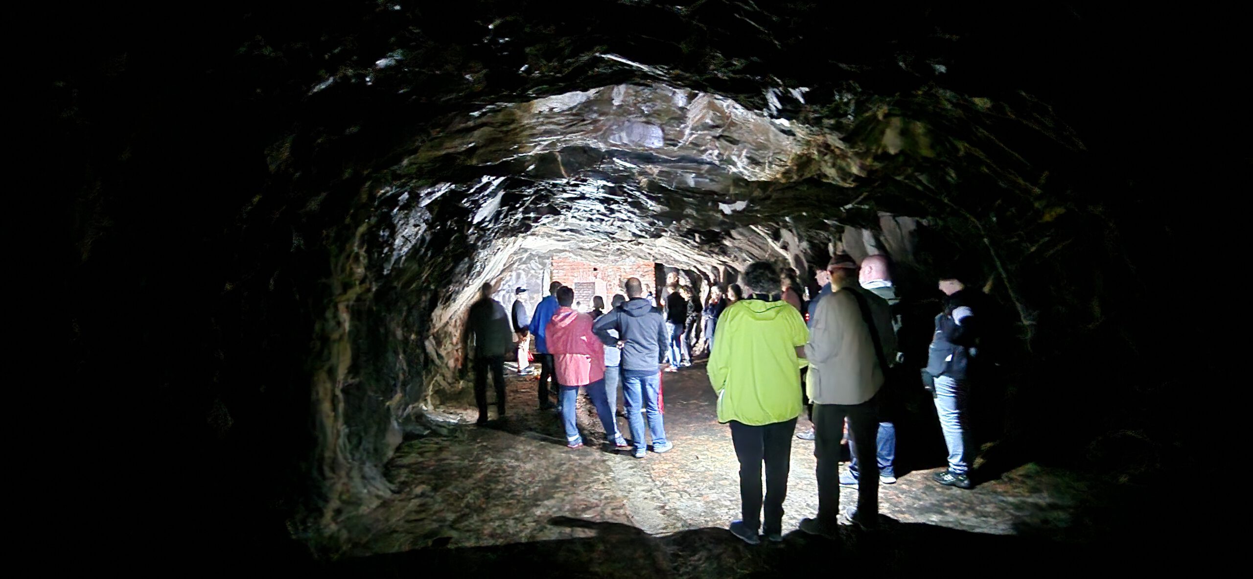 Im Stollenbunker Meschede - Stadtführung mit Werner Preugschas