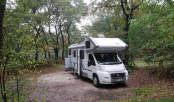 wohnmobil im wald